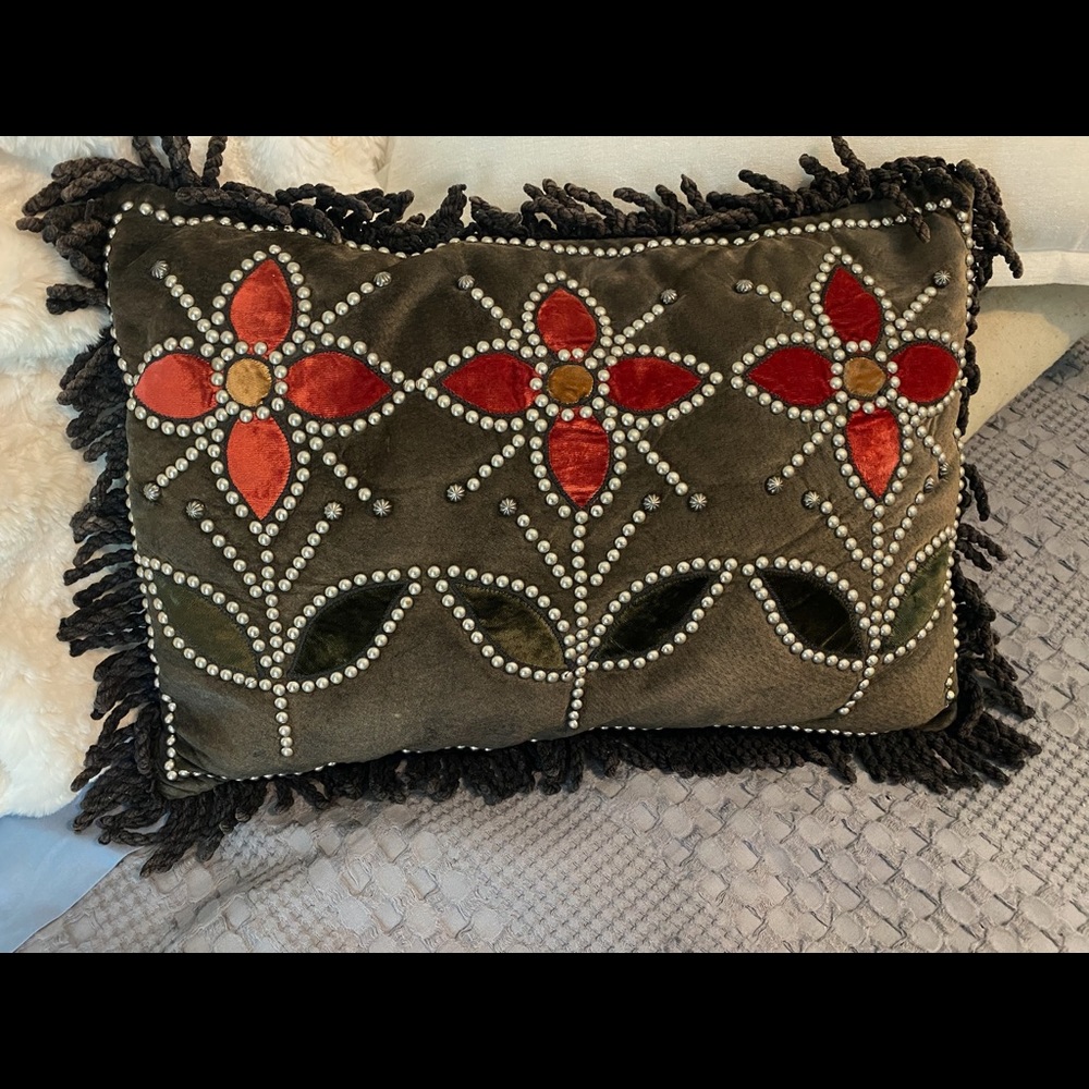Double D Ranch Floral Flower Stud Embellished N198